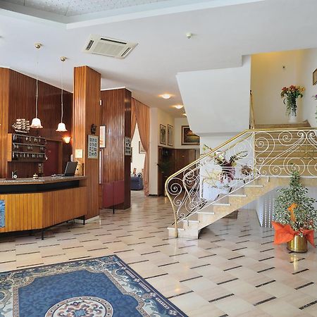 Clipper Hotel Pesaro Bagian luar foto