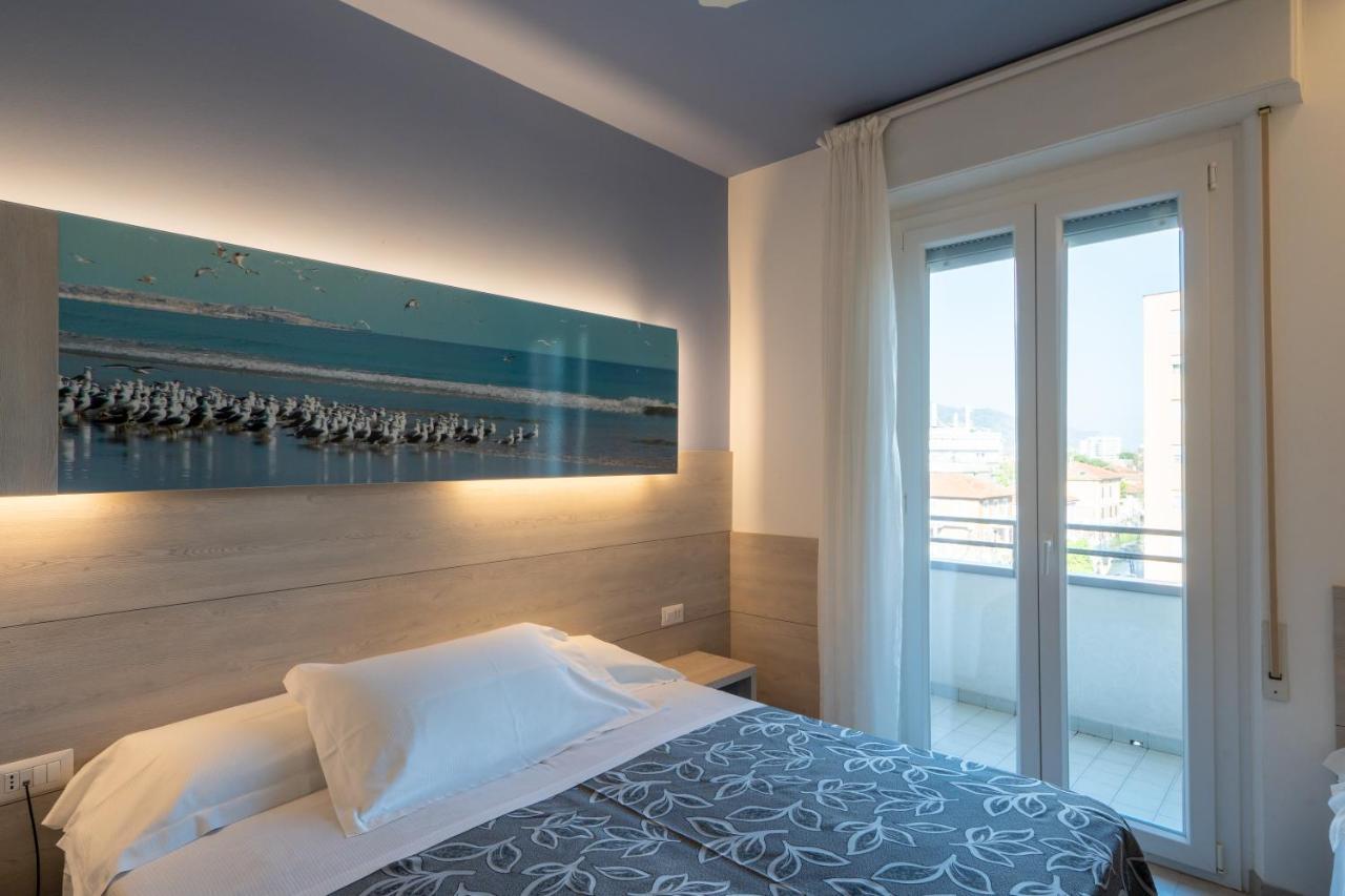 Clipper Hotel Pesaro Bagian luar foto