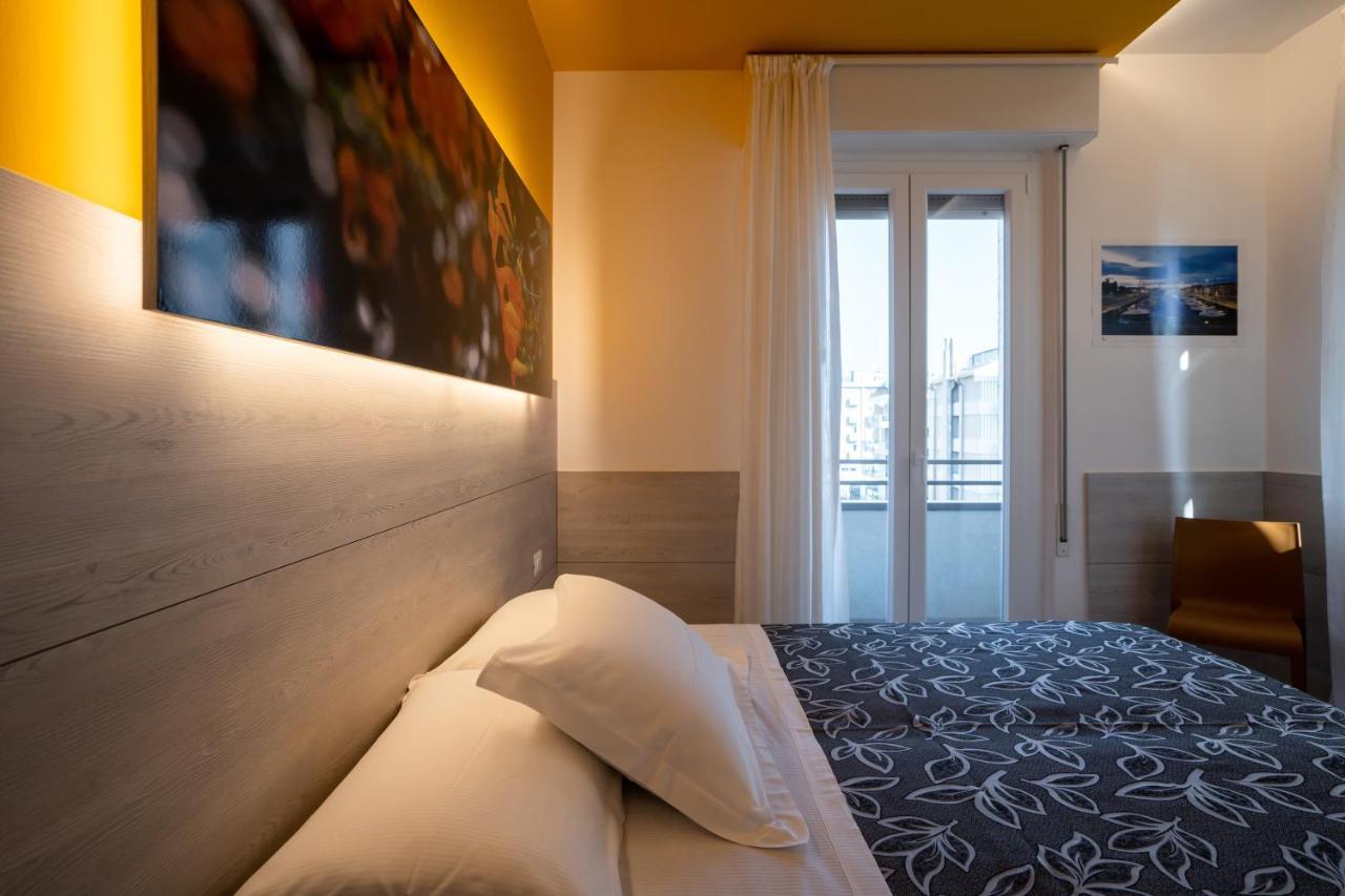 Clipper Hotel Pesaro Bagian luar foto