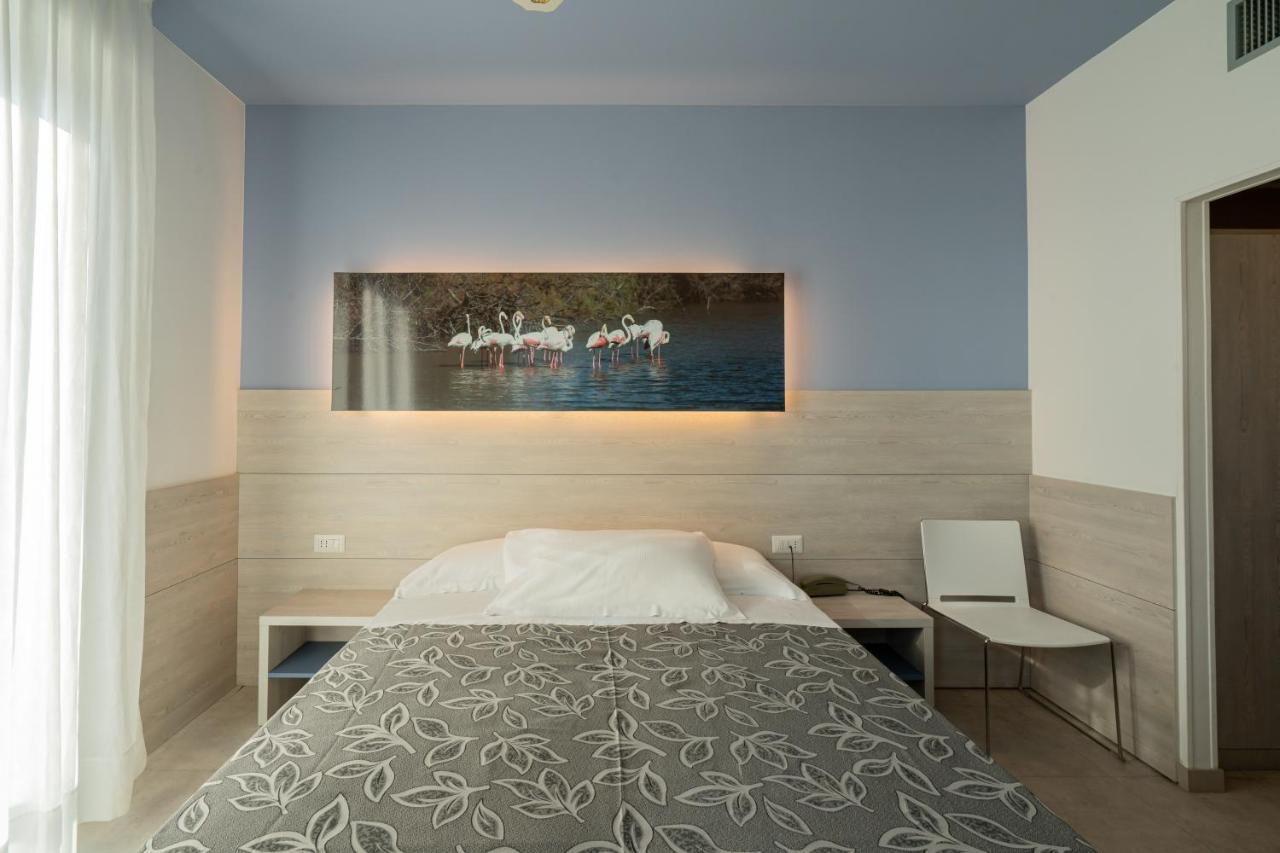 Clipper Hotel Pesaro Bagian luar foto