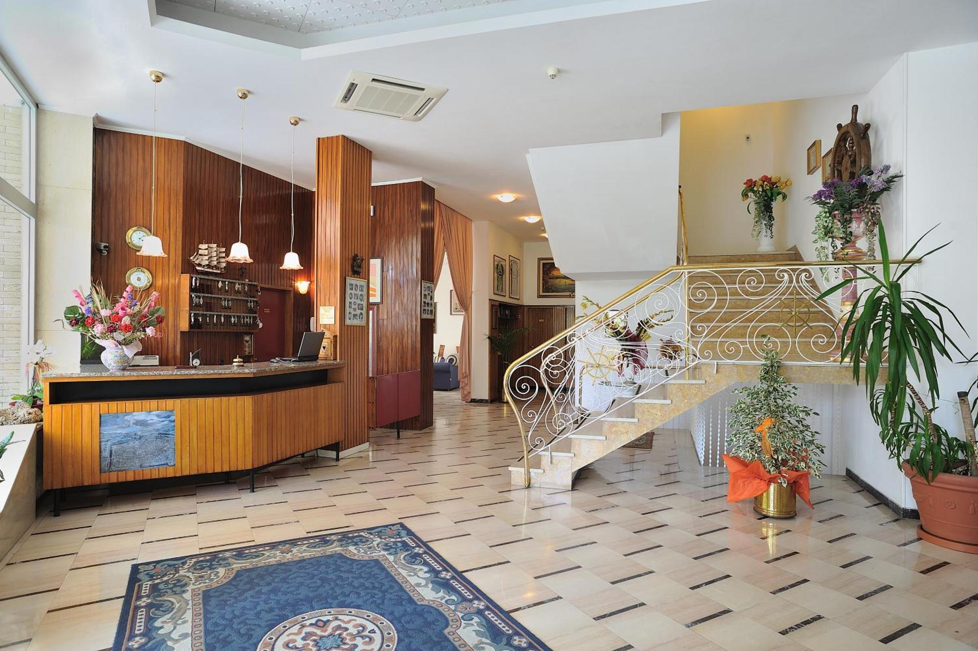 Clipper Hotel Pesaro Bagian luar foto